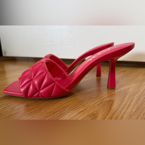 Zara Women's Vibrant Pink Quilted Sandals - Picture 2 of 4